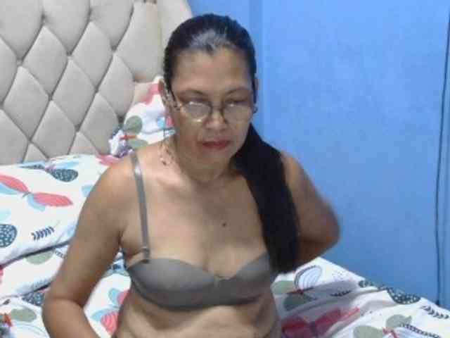 hOtGranny4u webcam
