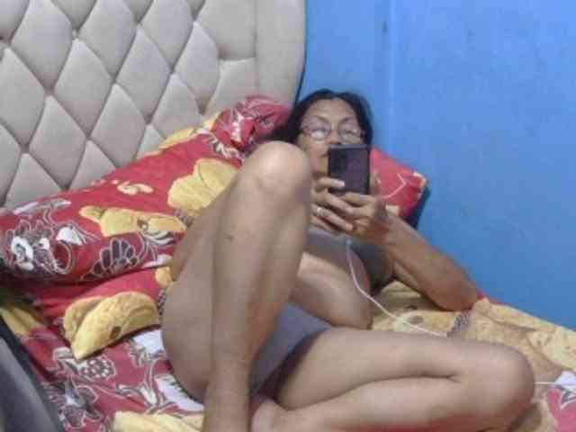 hOtGranny4u webcam
