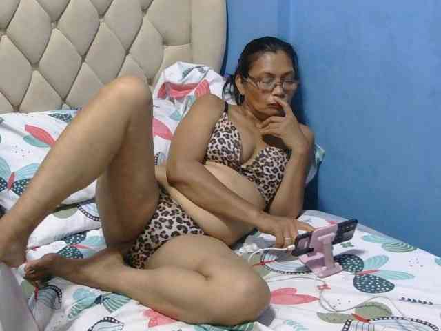 hOtGranny4u webcam
