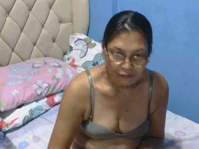 hOtGranny4u webcam