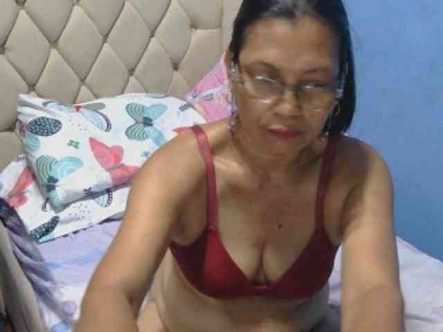 Model: hOtGranny4u