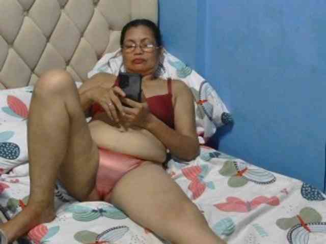 hOtGranny4u webcam