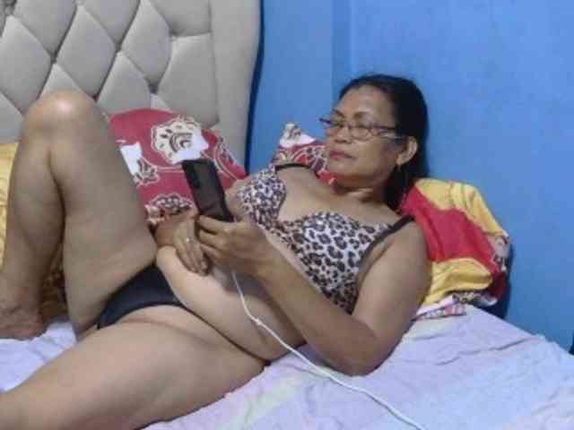 hOtGranny4u webcam