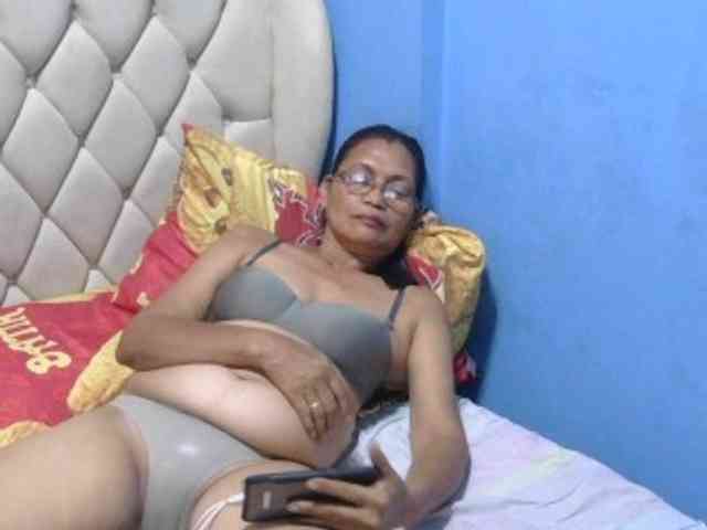 hOtGranny4u webcam
