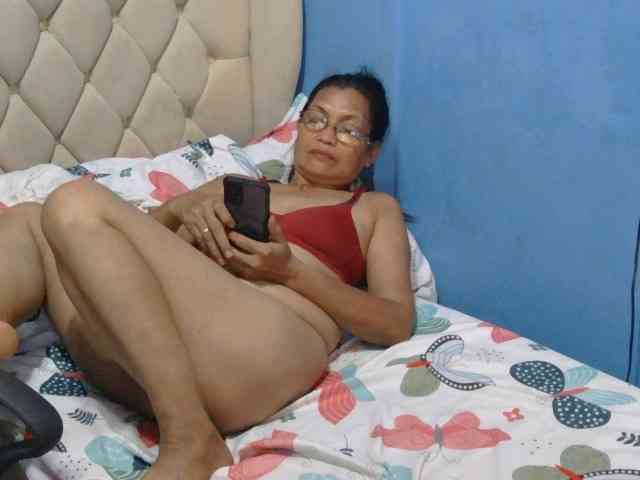 hOtGranny4u webcam