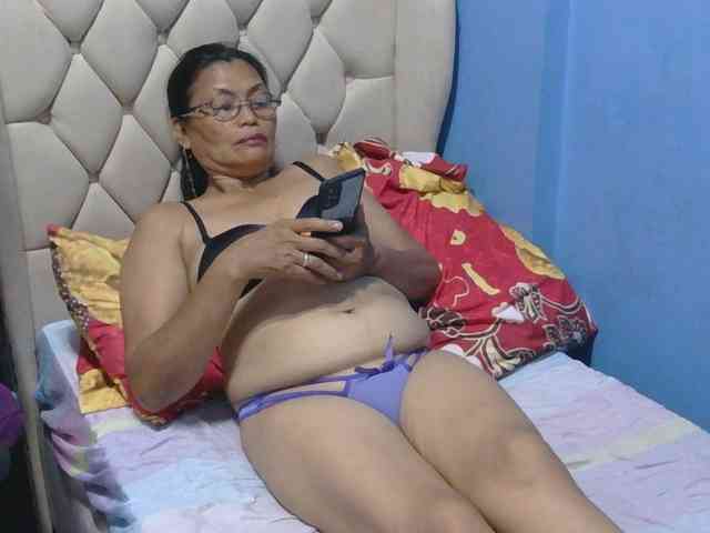 hOtGranny4u webcam