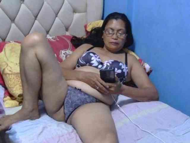 hOtGranny4u webcam