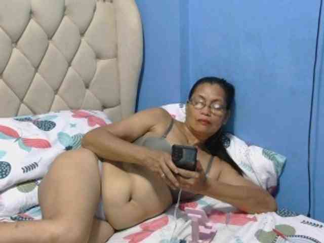 hOtGranny4u webcam