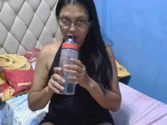 hOtGranny4u webcam