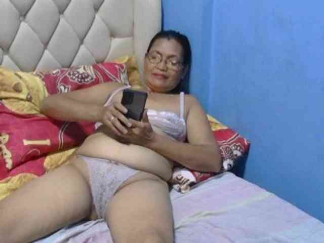 hOtGranny4u