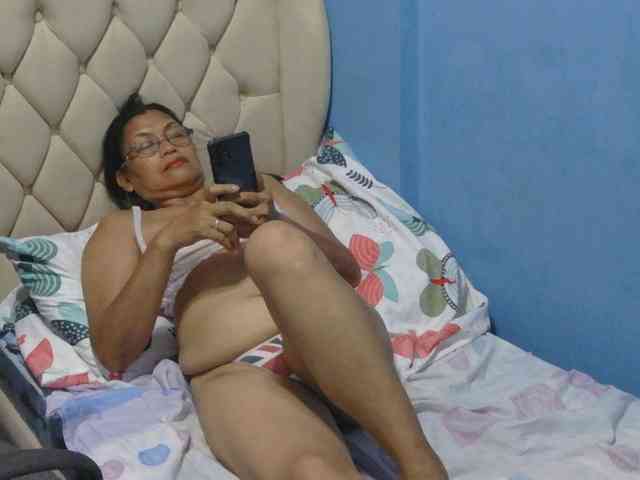 hOtGranny4u webcam