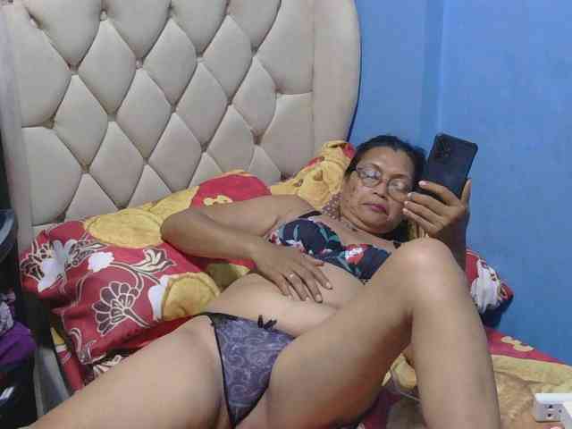 hOtGranny4u webcam