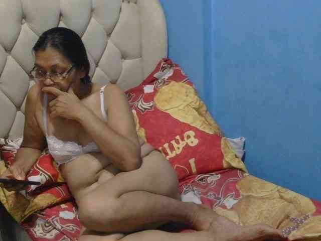 hOtGranny4u webcam