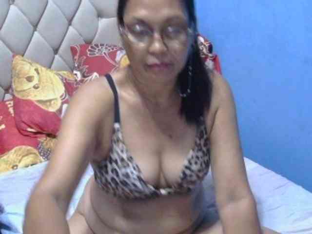 hOtGranny4u webcam