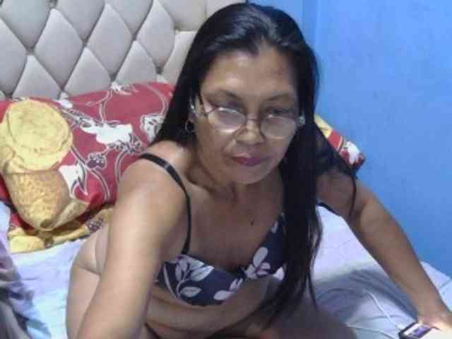 Modèle: hOtGranny4u
