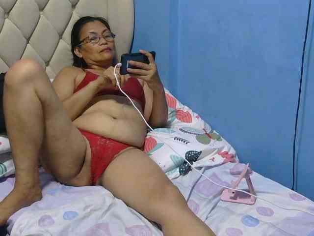 hOtGranny4u webcam