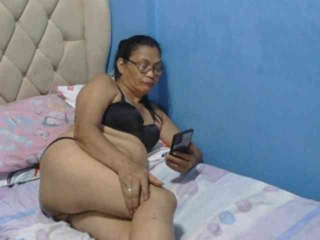 hOtGranny4u webcam