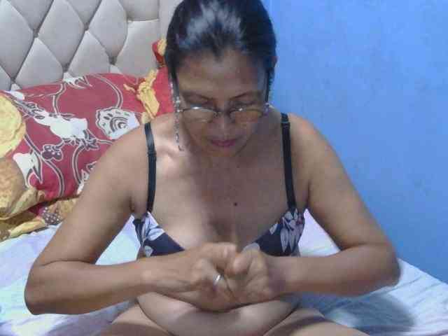 hOtGranny4u webcam