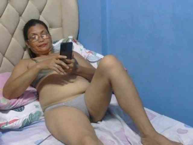 hOtGranny4u webcam