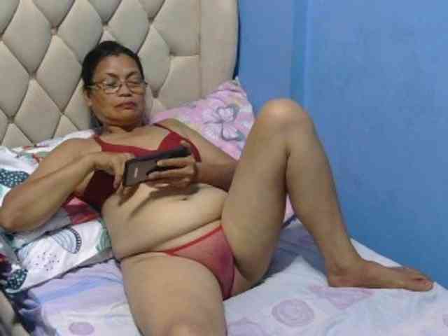 hOtGranny4u webcam