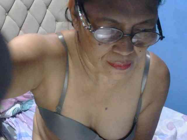 Model: hOtGranny4u