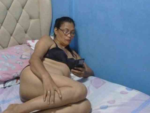 hOtGranny4u webcam