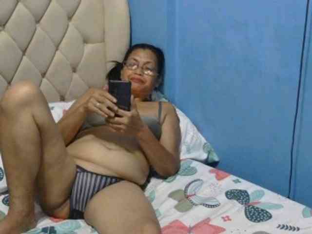 hOtGranny4u webcam