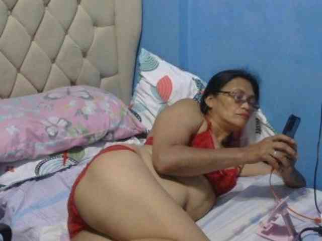 hOtGranny4u webcam