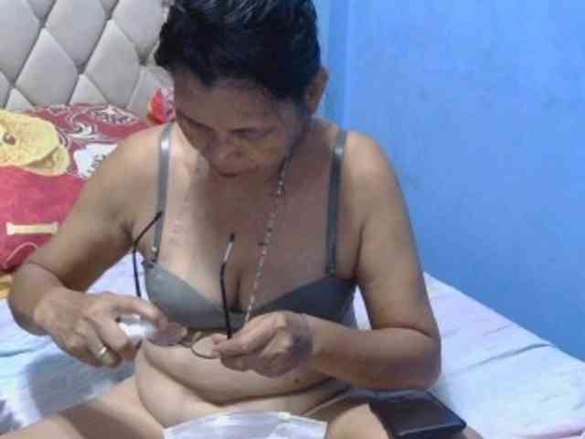 hOtGranny4u hOtGranny4u