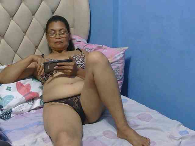 hOtGranny4u webcam
