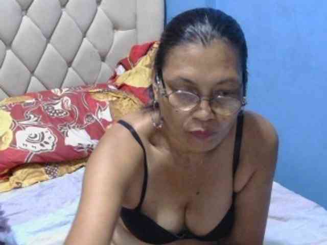 hOtGranny4u webcam