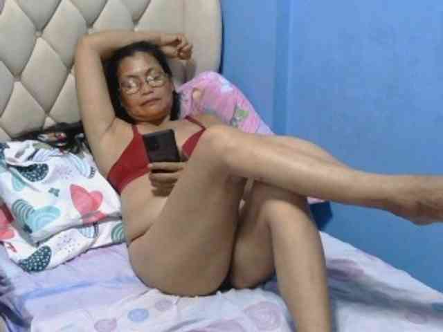 hOtGranny4u webcam
