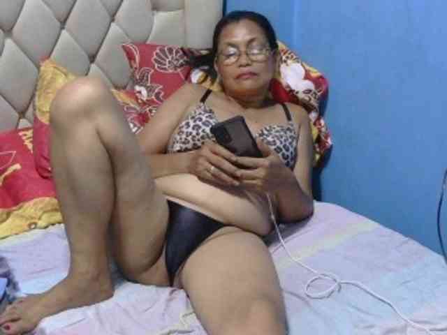 hOtGranny4u webcam