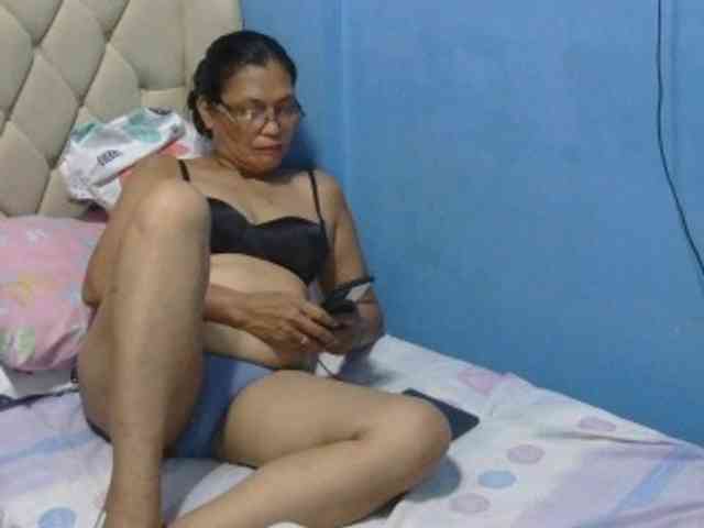 hOtGranny4u webcam