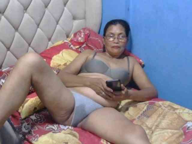 hOtGranny4u webcam