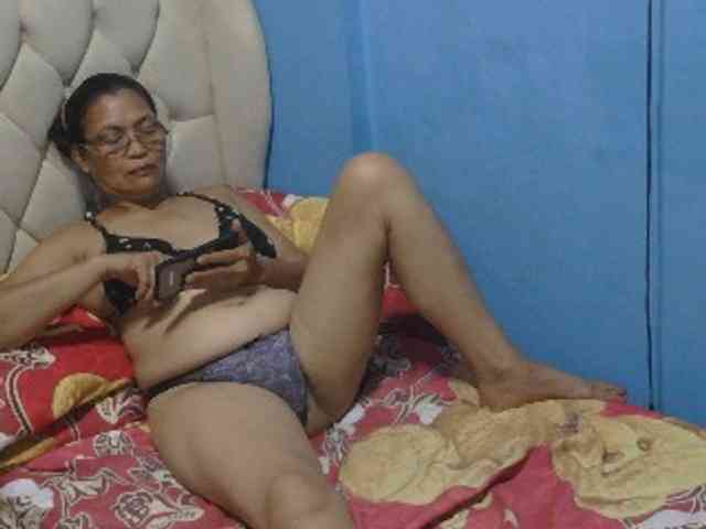 hOtGranny4u webcam