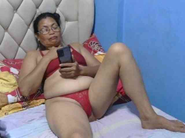 hOtGranny4u