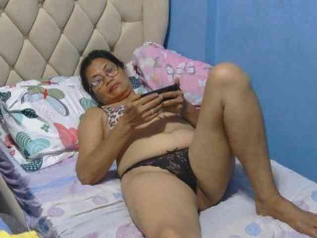 hOtGranny4u webcam