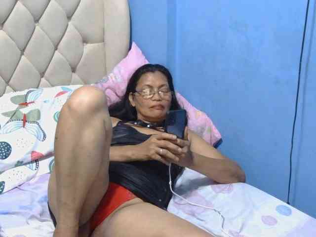 hOtGranny4u webcam