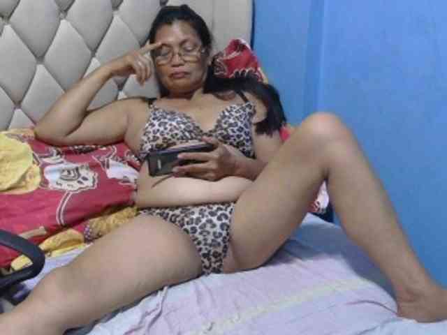hOtGranny4u webcam