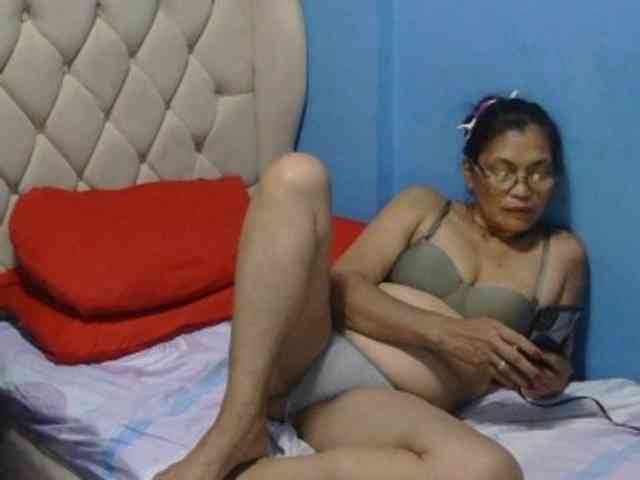 hOtGranny4u webcam