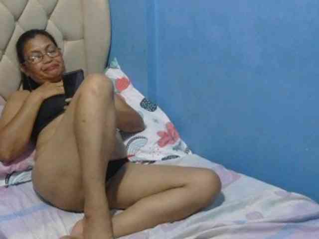hOtGranny4u webcam