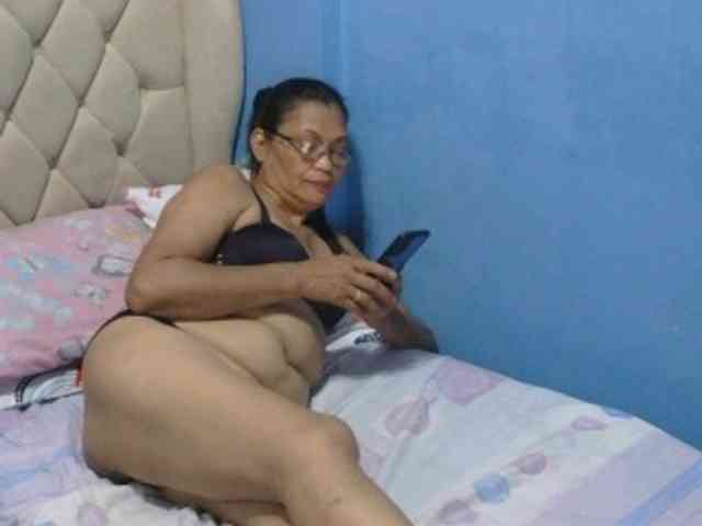 hOtGranny4u webcam