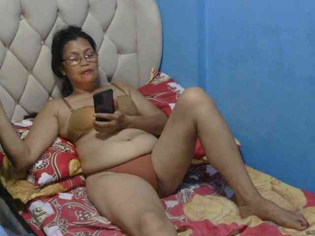 hOtGranny4u webcam