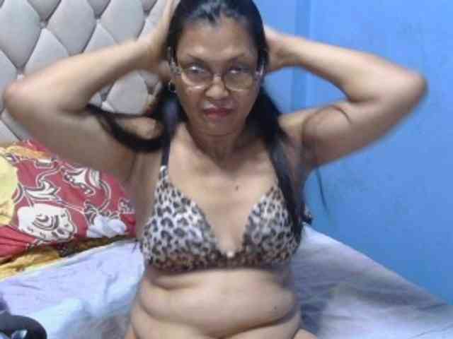 hOtGranny4u webcam
