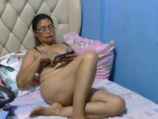 hOtGranny4u webcam