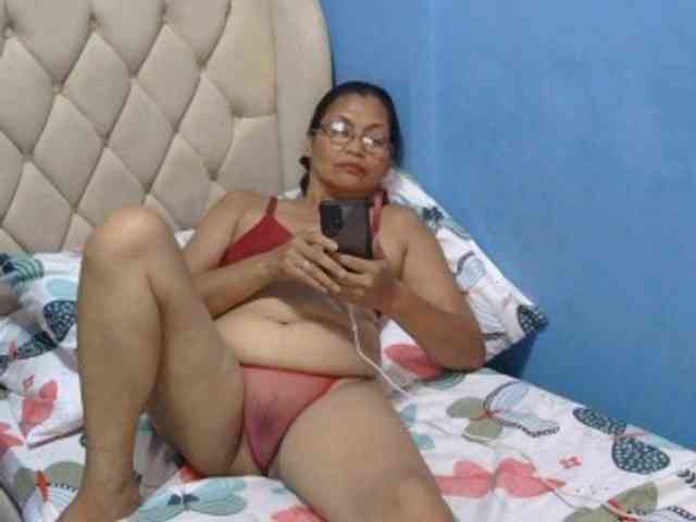 hOtGranny4u webcam