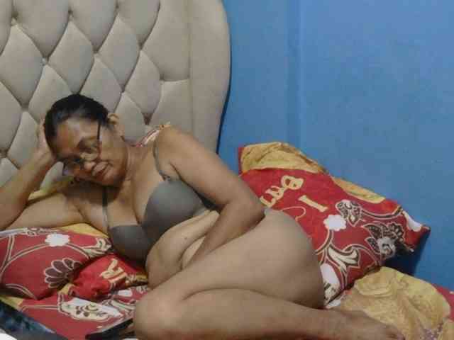 hOtGranny4u hOtGranny4u