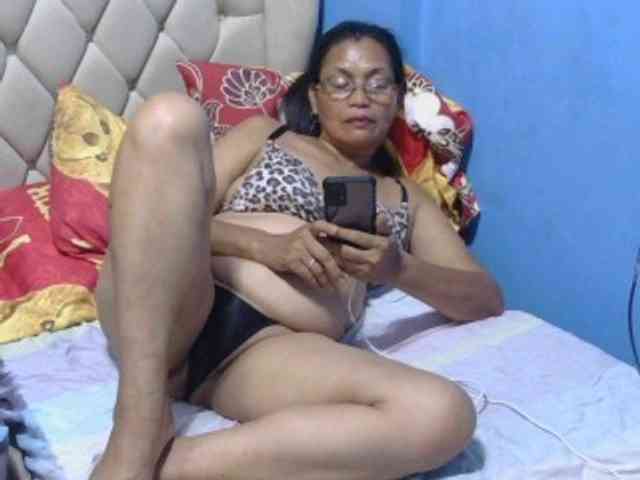 hOtGranny4u webcam