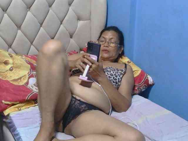 hOtGranny4u webcam